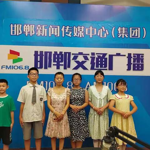坐客电台直播间，我当主持人