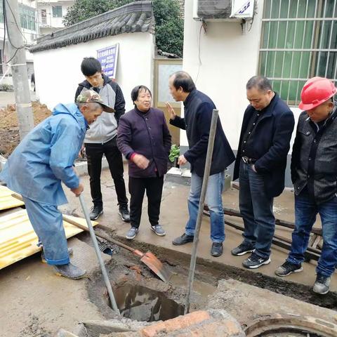 ［主题教育:寻找身边的榜样］初心始终未改，红心依旧常在。——长山乡基层一线党员老邵