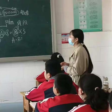 视导进课堂，润物细无声——记付佐中心总校领导莅临北石宝完小视导听课指导