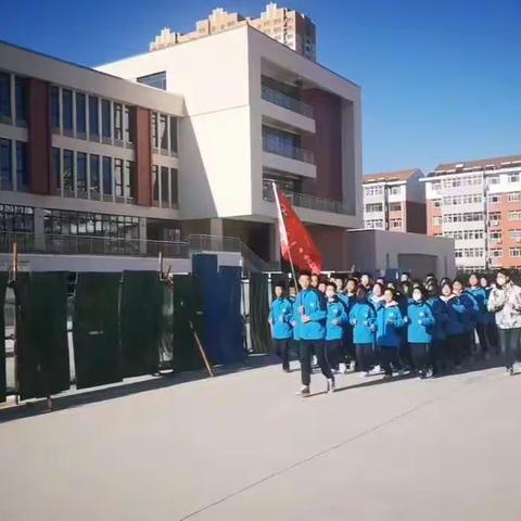 凝聚力量  增强体质———宽城二中跑操比赛进行时