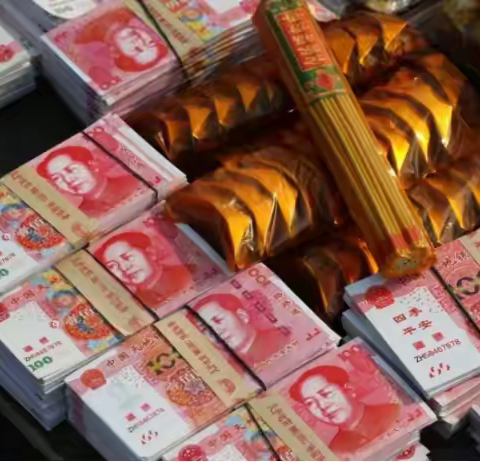 阜新银行沈阳分行开展“清明期间正确使用人民币图样”的宣传