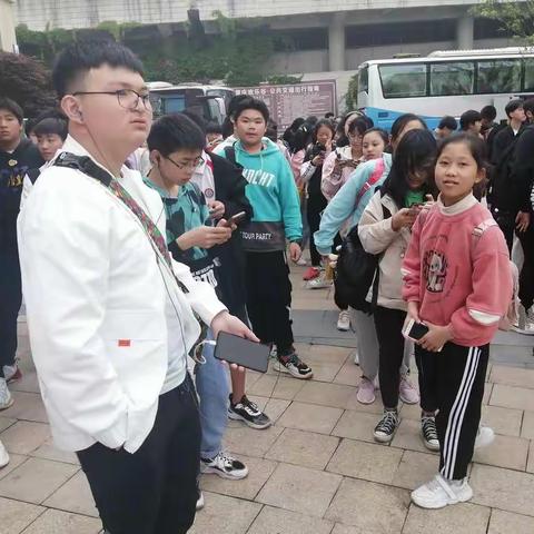 2121年春季丁家中学8年级4班庆祝建党100年“红心向党，做自信少年”研学活动