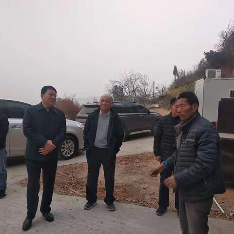 陈书记走访慰问贫困户