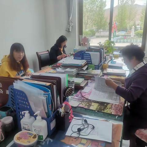【三抓三促移小在行动】不负光阴，砥砺前行！——移民小学数学教研组阶段性质量评估分析活动
