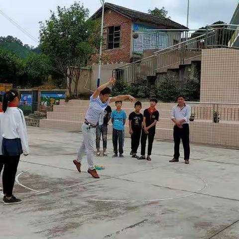 陈塘中心小学党支部开展“高擎党旗映校园，学习榜样促教学， 传承红色基因，培育时代新人”系列活动
