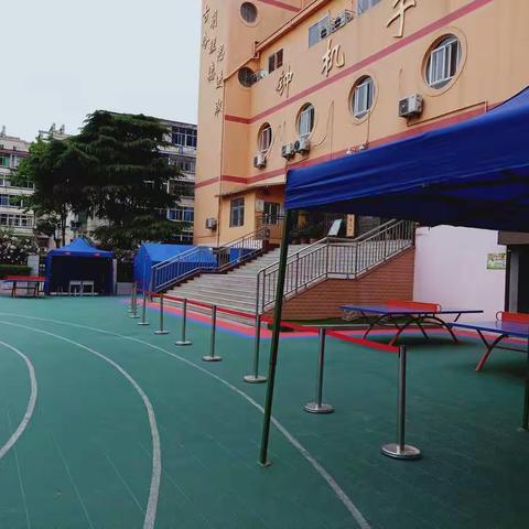 钟机子校新冠肺炎防控应急演练活动