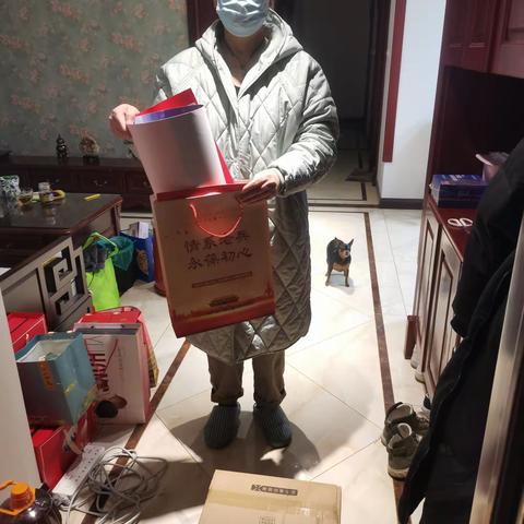 财富壹号社区楼道长周工作