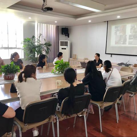 合理膳食，健康生活——马桥街道中心幼儿园期末膳管会议