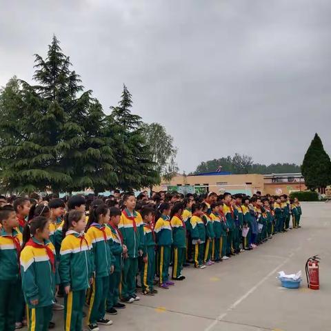 4.23日，曲亭小学全体师生进行消防演练！