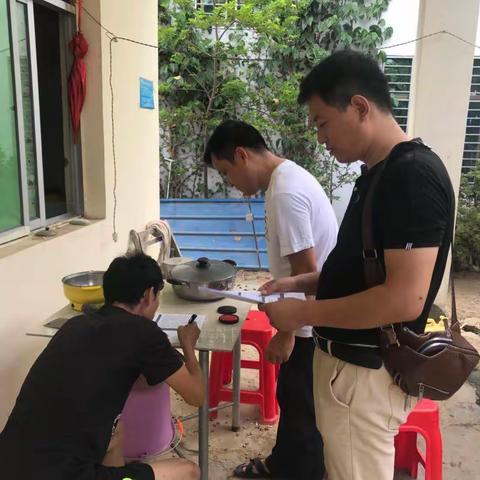 吉阳区政法委到安罗村开展“两不愁三保障”突出问题排查暨扶贫对象“回头看”入户调查工作情况