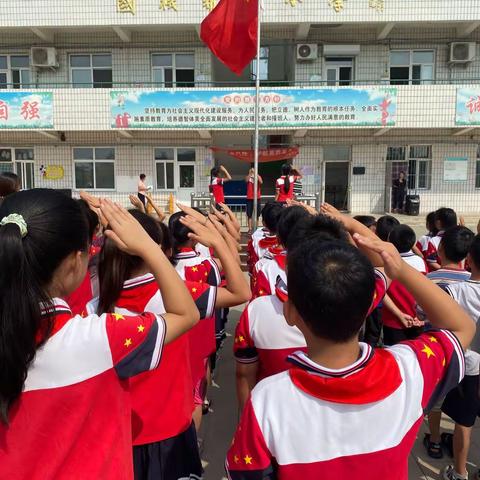 何庄子小学“红歌嘹亮，唱响经典”十月颂歌活动