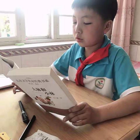 与书相伴，快乐成长——记石门寨小学三年级一班读书活动