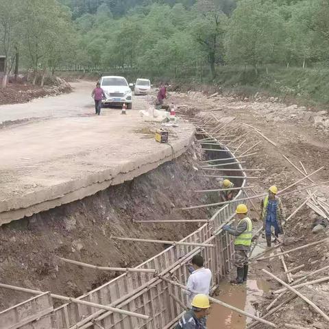 致敬最可爱的人