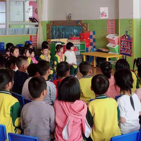 轿子山幼儿园大一班健康活动——《绿色食品和垃圾食品》