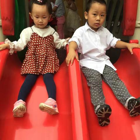 快乐【小一班】🌹🌹火车站幼儿园