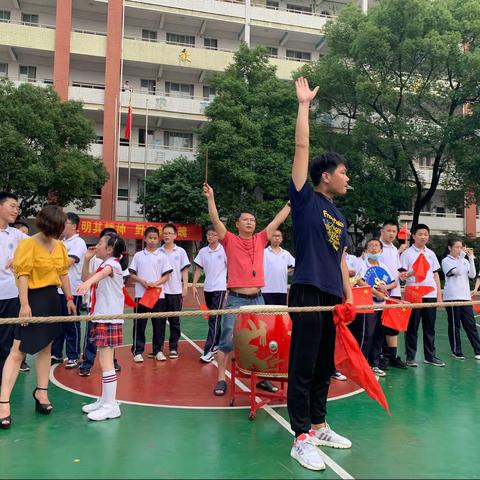 文明其精神，野蛮其体魄——-体育路中学“团结、奋进、运动、阳光”主题拔河比赛
