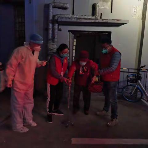 大事难事见担当，危难时刻显作为