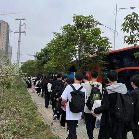 贵港市民族中学-2210班研学之旅：柳州-桂林