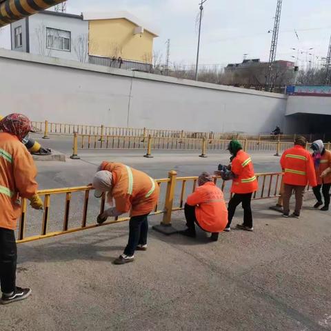 环境卫生服务中心清洗立交桥隔离护栏
