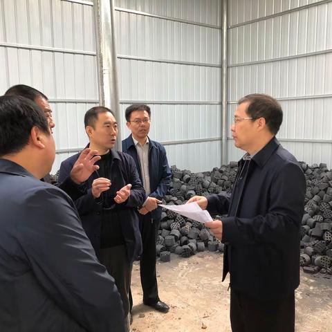 梁考绩持续实地督导全市过渡区洁净蜂窝煤保供推进工作
