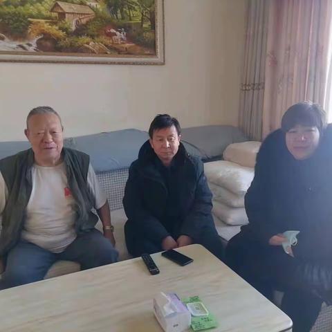 送爱心 献温暖—第一中学节前走访慰问