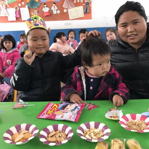 “岁岁平安、顺风顺水”生日快乐！