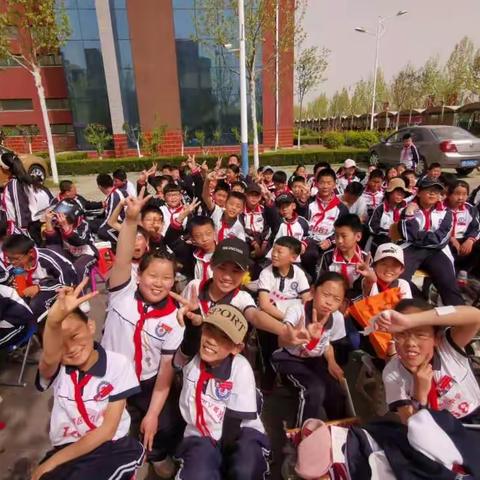 努力拼搏，团结奋进—2016级五班