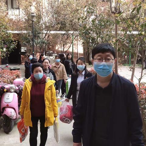 妇产科支部举行送温暖献爱心主题党日活动