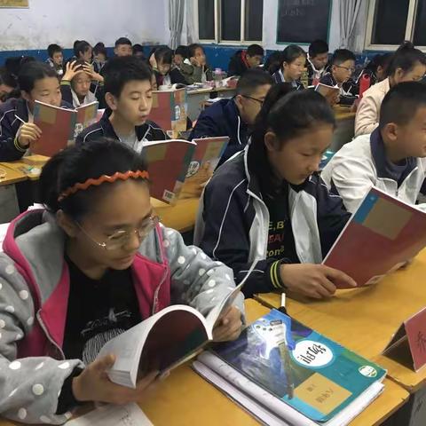 美好的一天从朗朗的读书声开始！