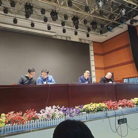 凤城高中高三级部举行阶段性测试一质量分析会及班教导会