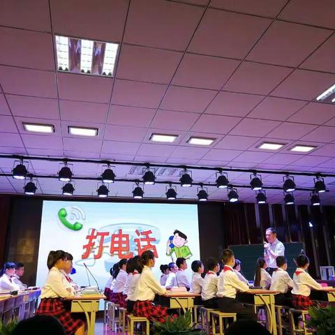 “墙头细雨垂纤草，水面风回聚落花”——洛龙区第六届“名师1+3课堂教学艺术节暨教师培训”活动