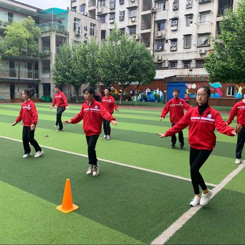 六6班“劳动即教育，灵动创作美”劳动节主题活动