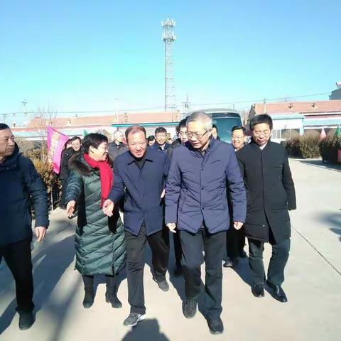 国家人社部领导在大同市委书记张吉福的陪同下深入天镇县职业技术学校进行工作调研和指导