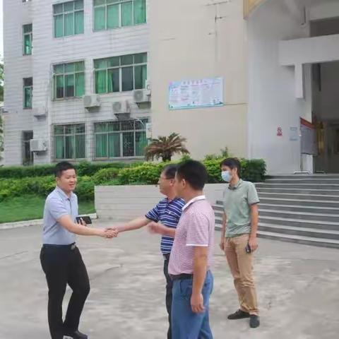 团市委到电白区水东中学调研共青团工作