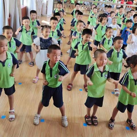 大一班九月主题《了不起的我》开课啦！