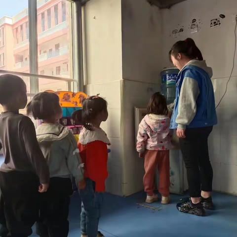 幼儿园小三班常规安全