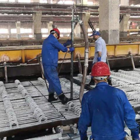 掏槽班同心协力促生产