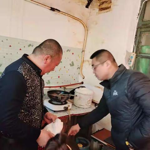 心系百姓用气安全，刘山街道包保领导分别到社区督导检查燃气安全
