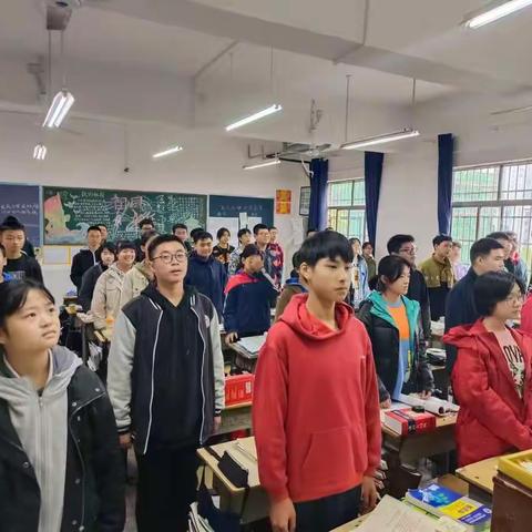 邵阳市第二中学2021年下学期第十周《国旗下的讲话：只要人民需要，我就会在》周会活动