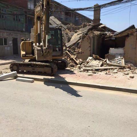 【苏区创卫】执法局解放二勤务区拆除违建