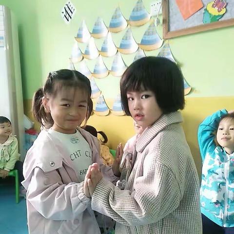 小百灵幼儿园《快乐的中一班》