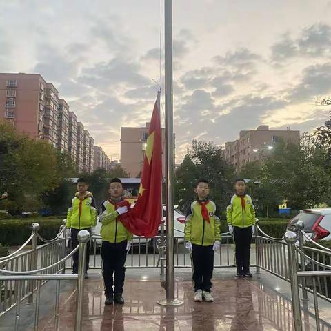 “生命只有一次，将安全牢记心中”——东明学校小学部安全教育主题升旗仪式