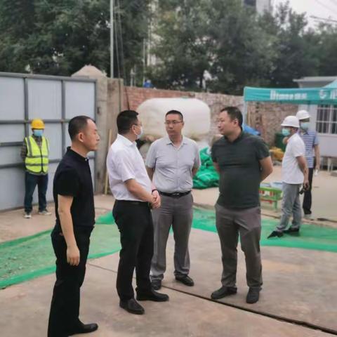 董区长检查碑林区公共卫生中心项目