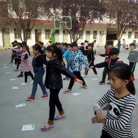 崔家桥镇中海小学――经典诵读及体操展示活动