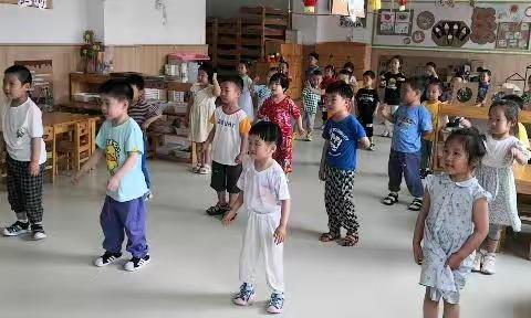 三幼小一班～骑上“野摩托”一起出发吧😉