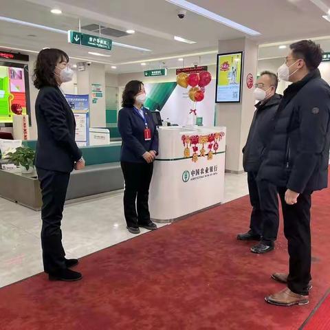 春节慰问，情暖人心