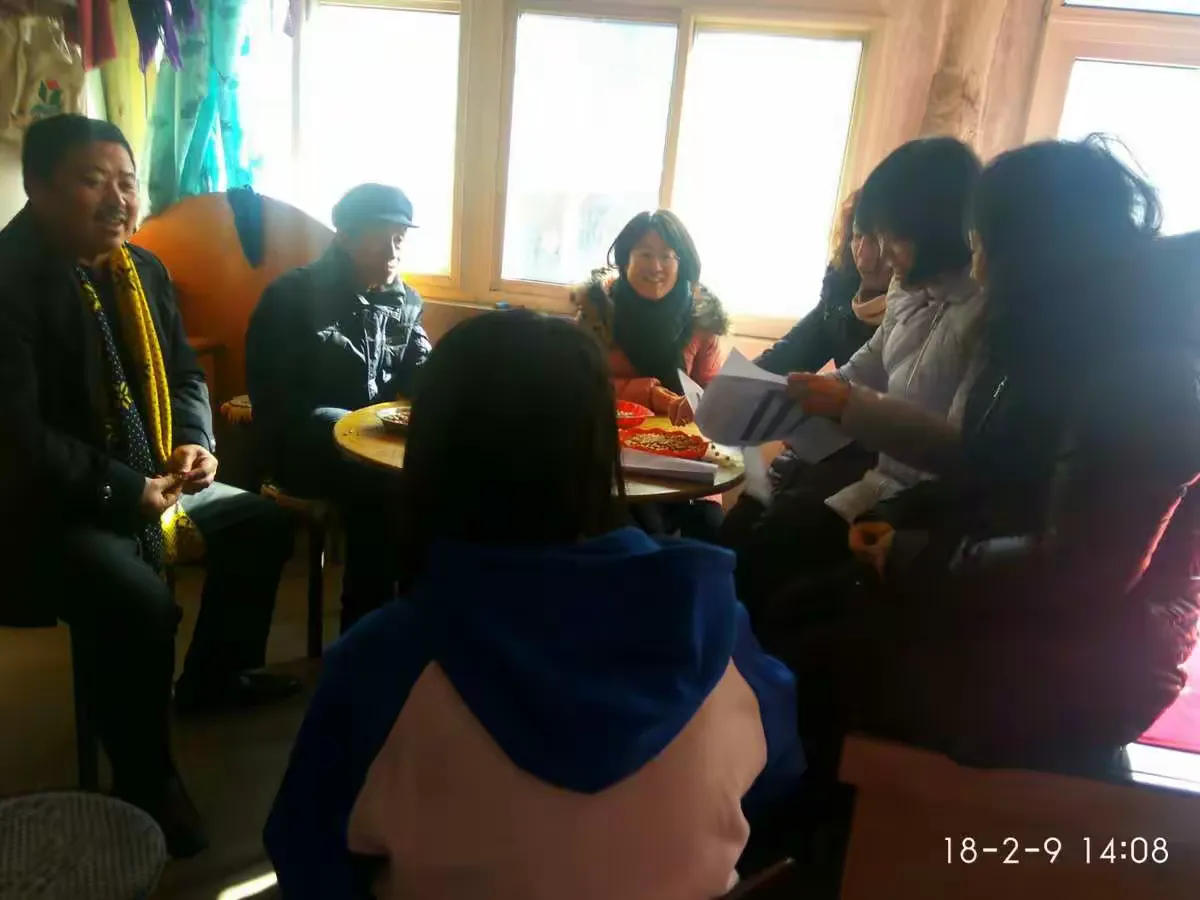 简篇-返校日查作业井然有序,冒严寒去家访热情不减——巨中初三教师寒假查作业家访活动