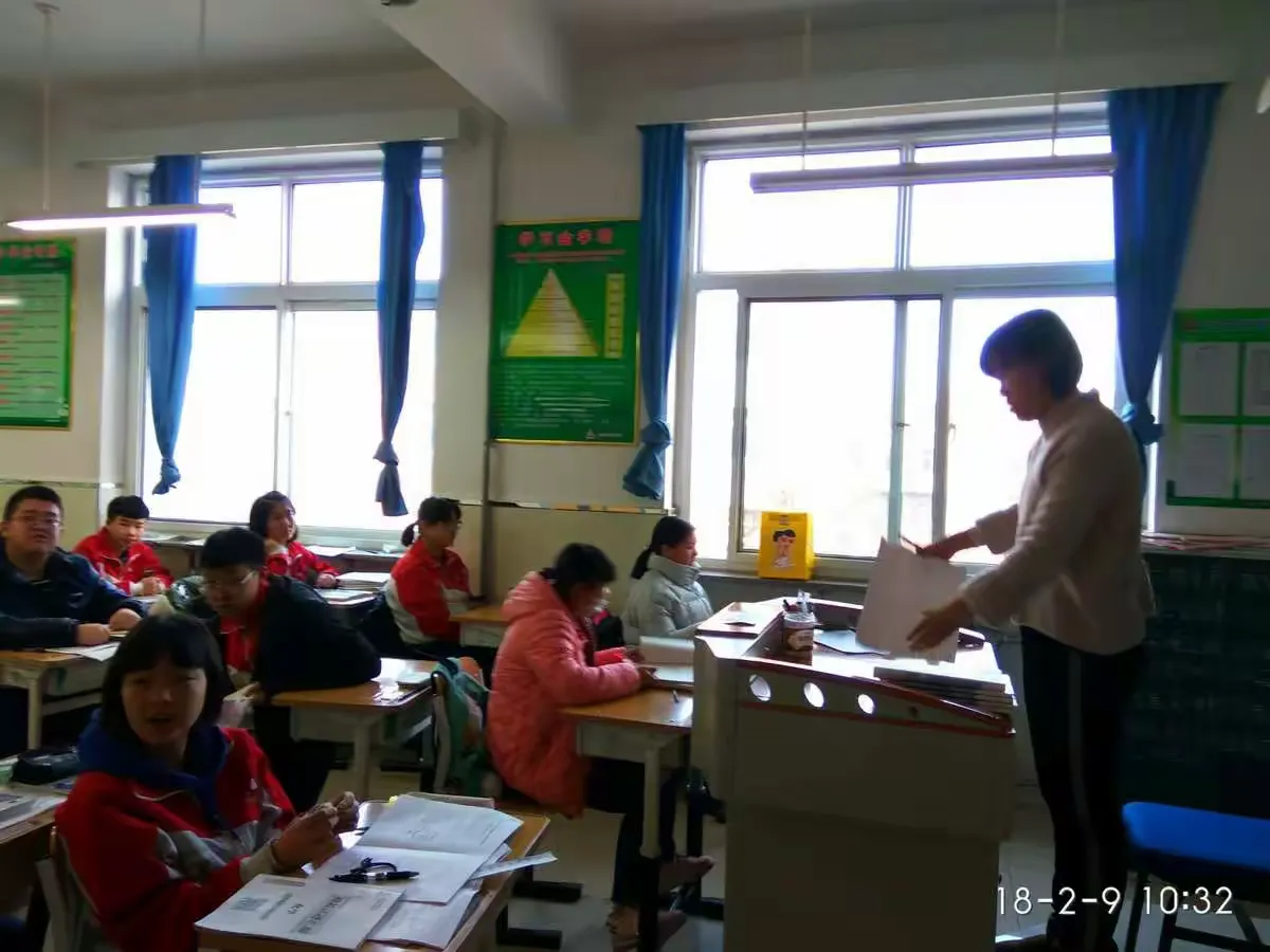 简篇-返校日查作业井然有序,冒严寒去家访热情不减——巨中初三教师寒假查作业家访活动