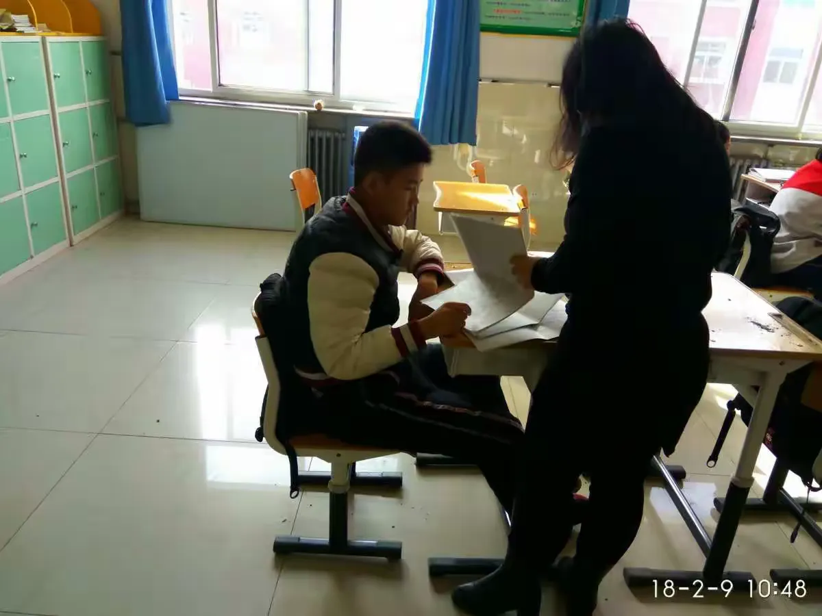 简篇-返校日查作业井然有序,冒严寒去家访热情不减——巨中初三教师寒假查作业家访活动