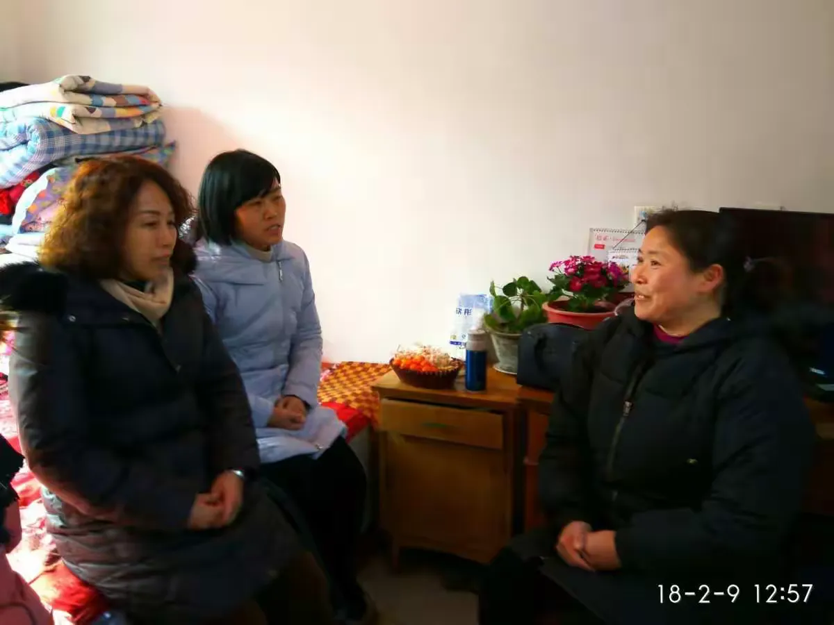 简篇-返校日查作业井然有序,冒严寒去家访热情不减——巨中初三教师寒假查作业家访活动